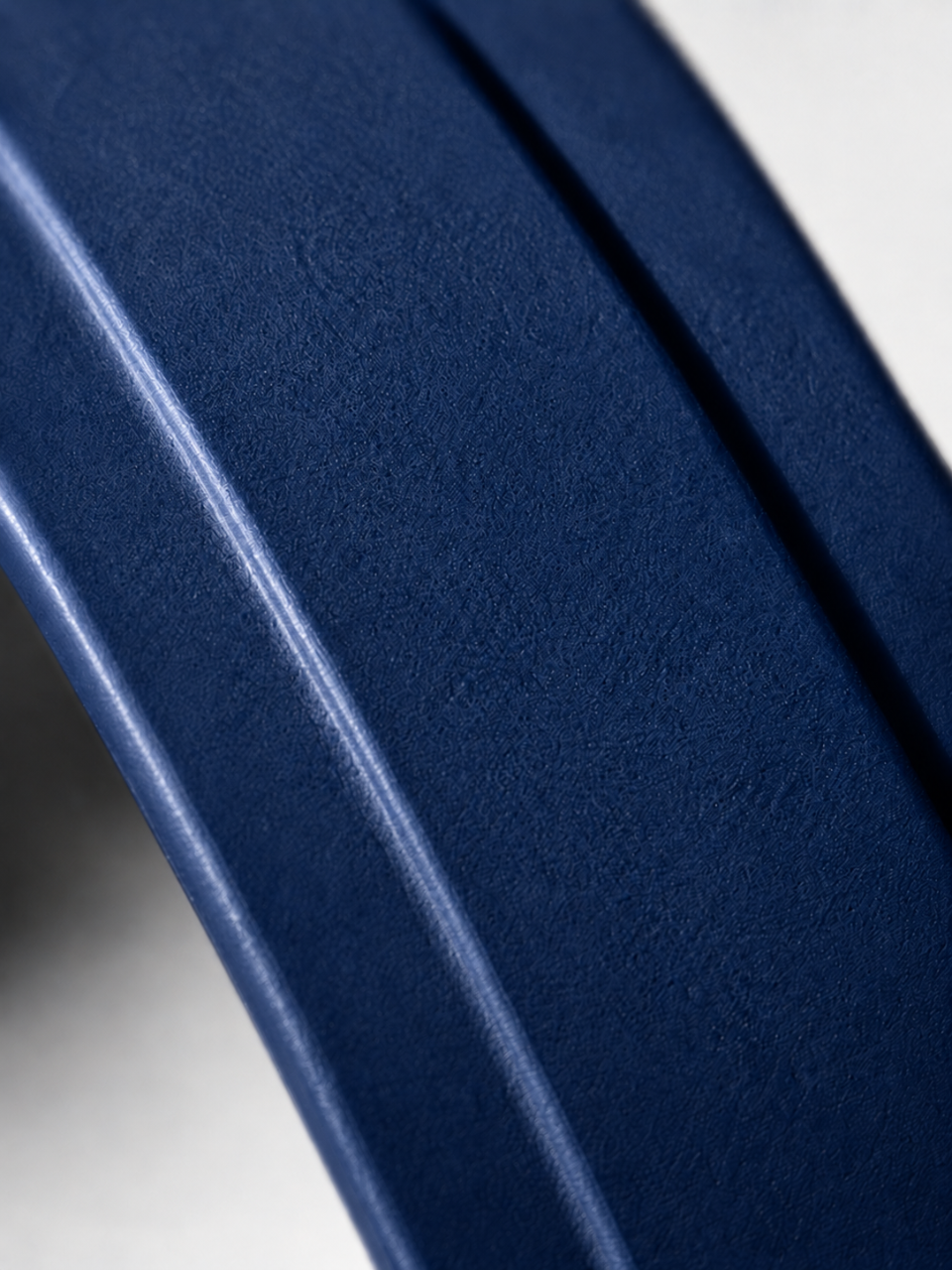 Close-up of the matte FKM rubber texture on the Soren rubber strap