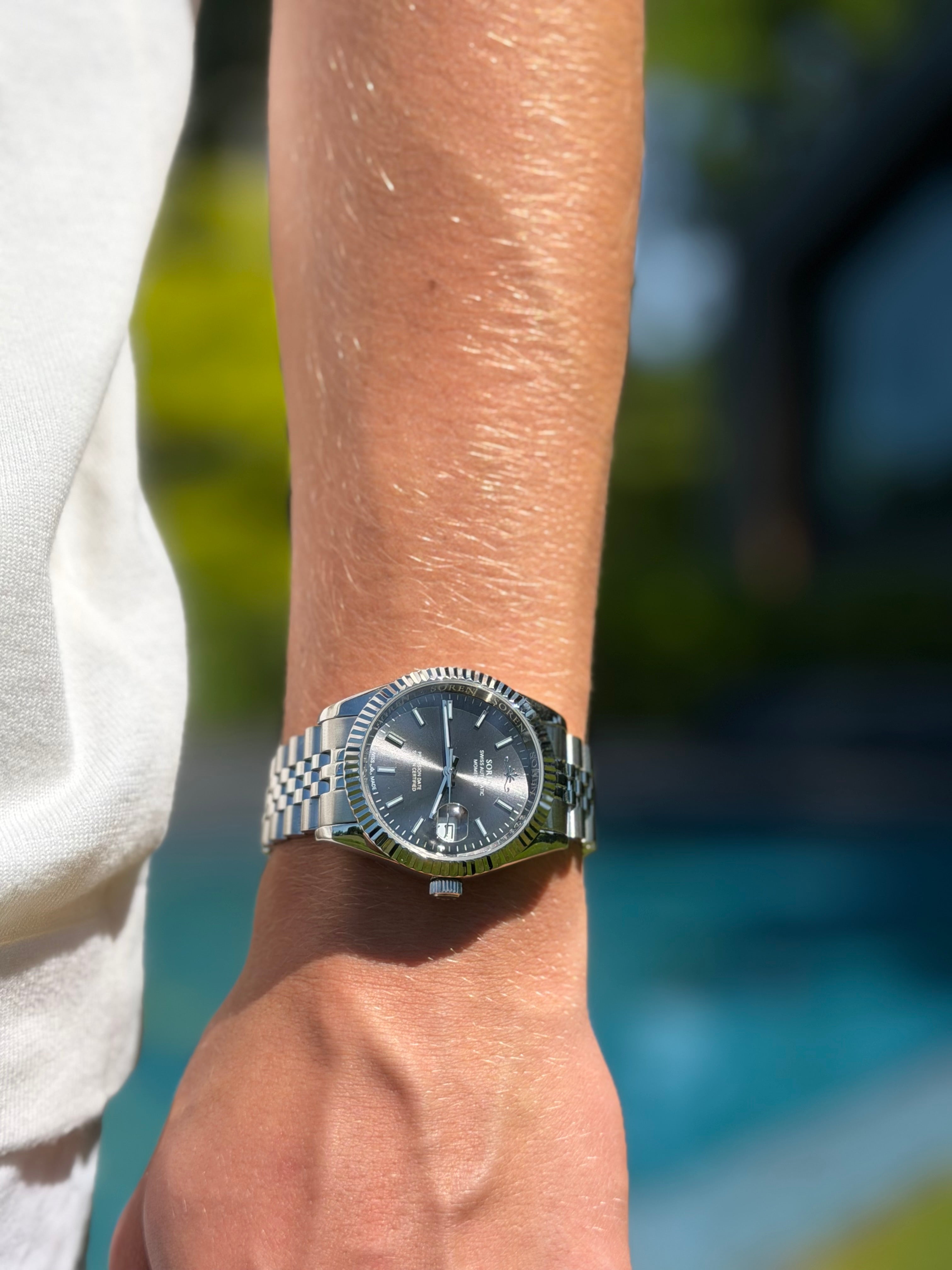 Soren Momentis Grey wrist shot — jubilee bracelet detail
