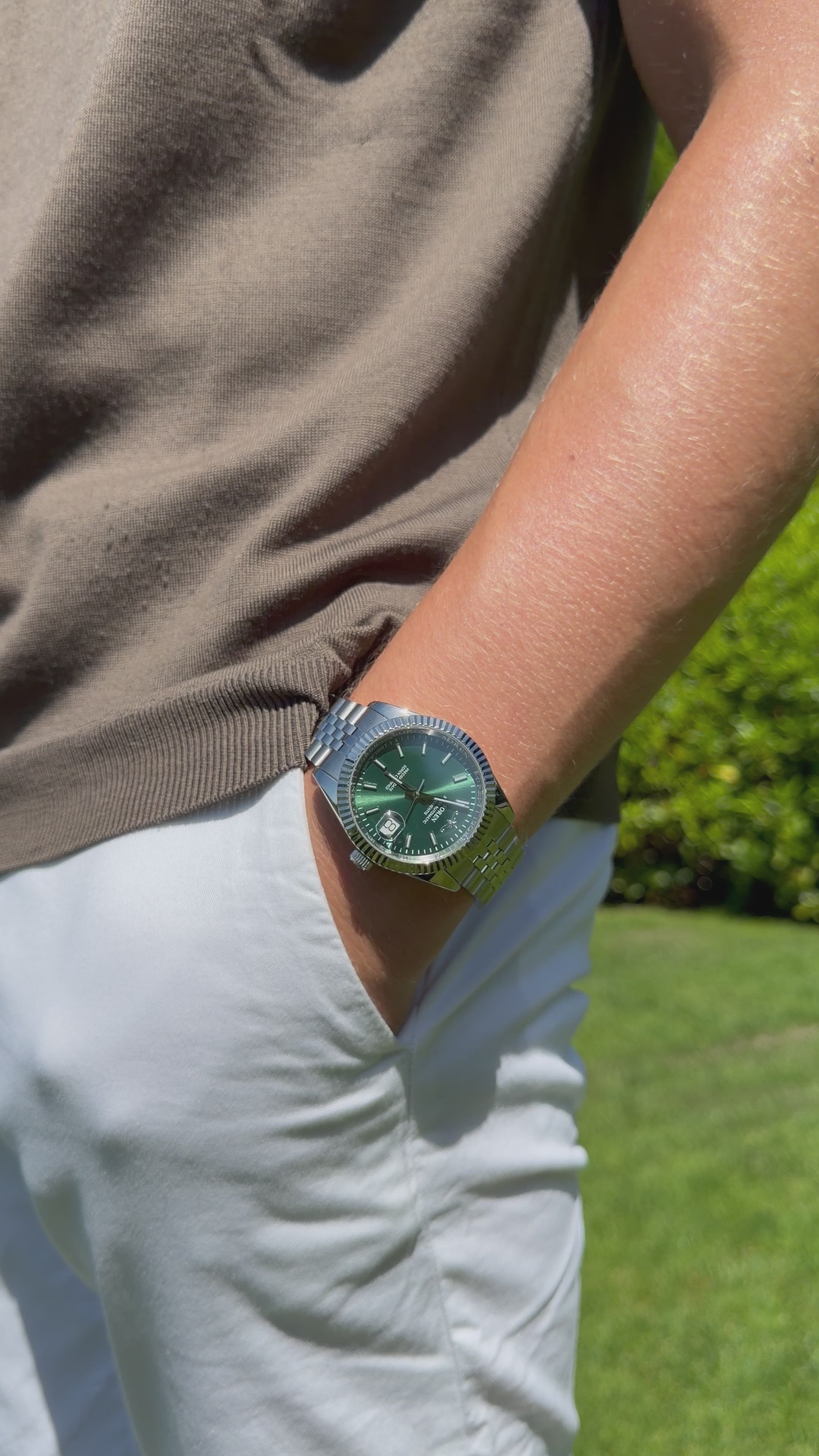 Soren Momentis Green worn outdoors lifestyle shot

