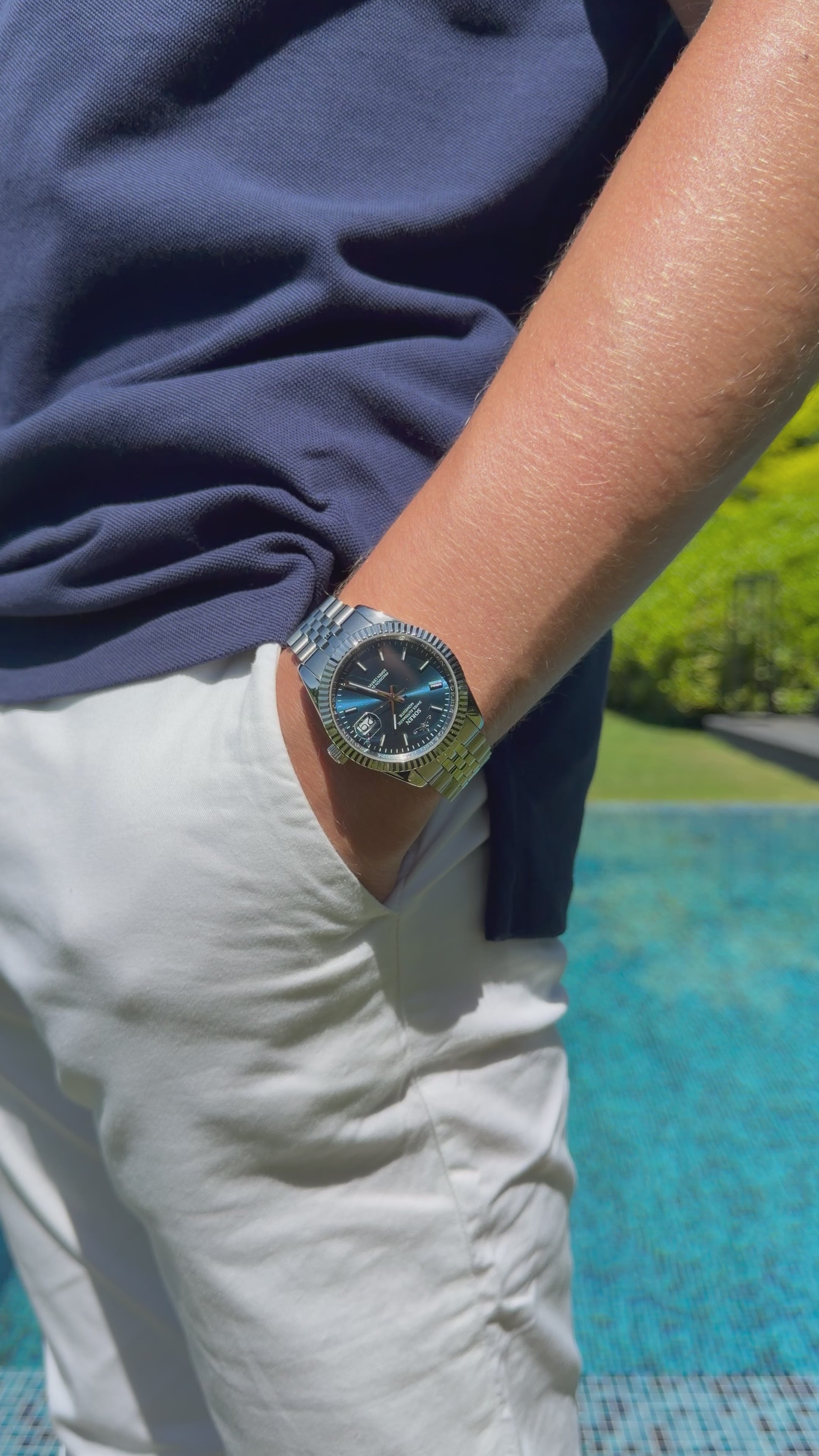 Soren Momentis Blue worn outdoors lifestyle shot

