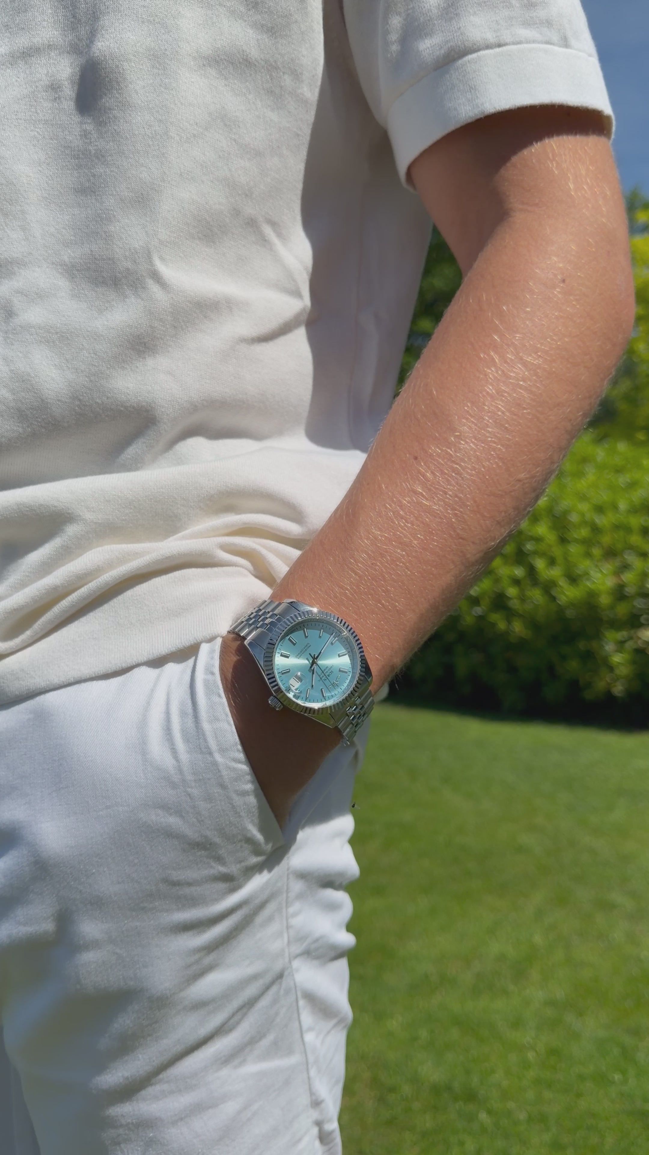 Soren Momentis Ice Blue worn outdoors lifestyle shot

