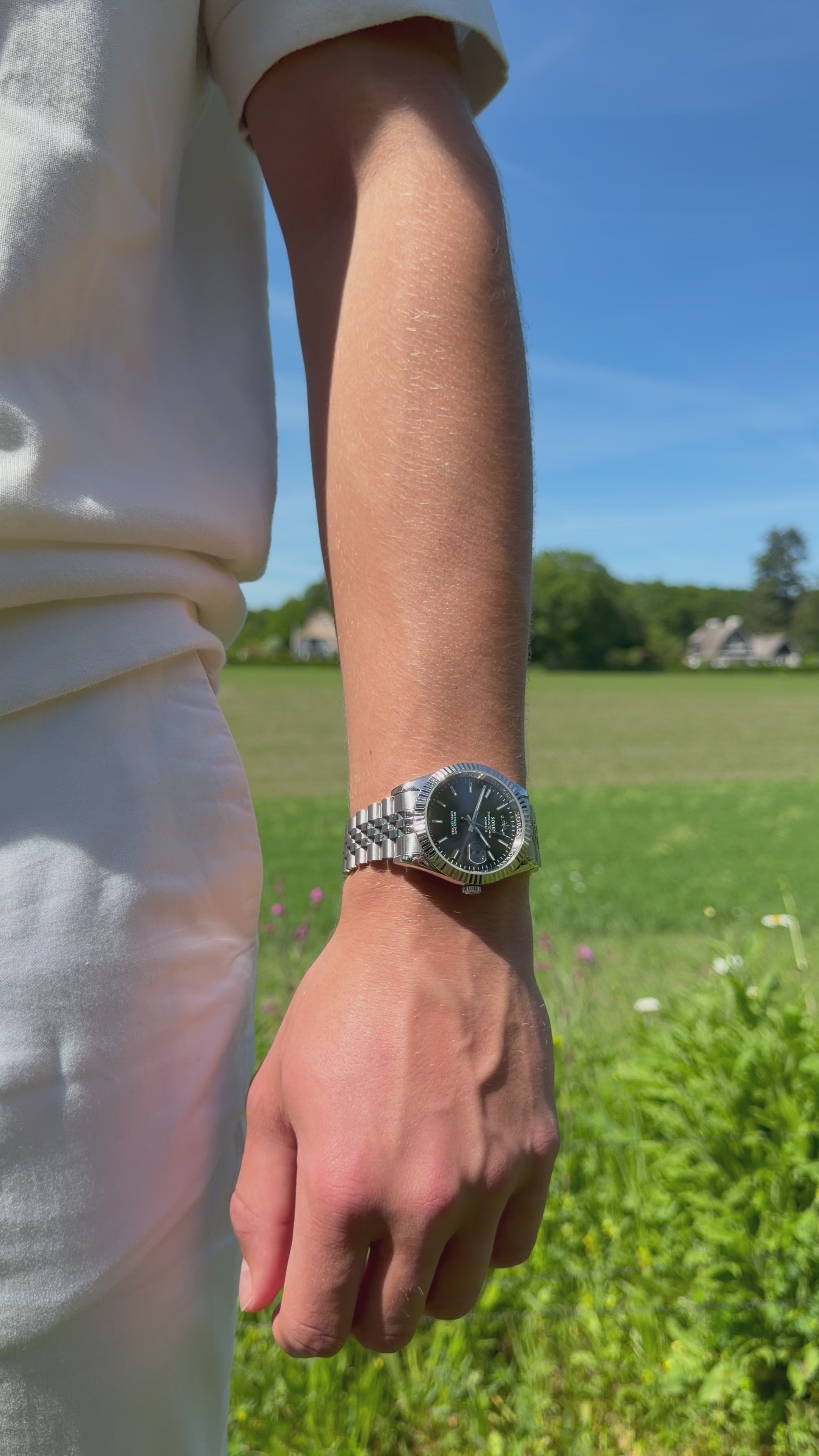 Soren Momentis Black wrist shot — Swiss Made automatic watch