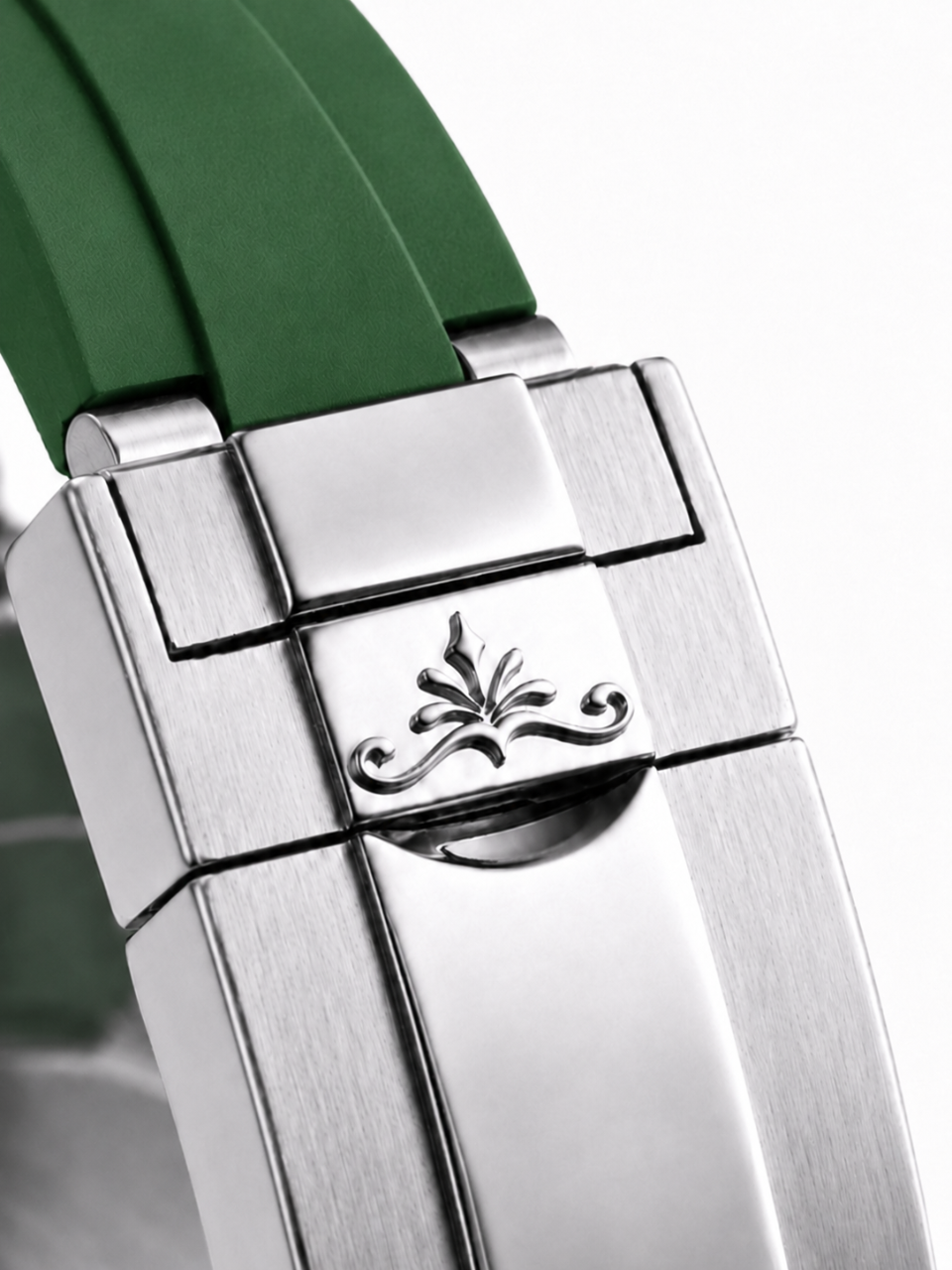 Soren green FKM rubber bracelet detail — 316L stainless steel